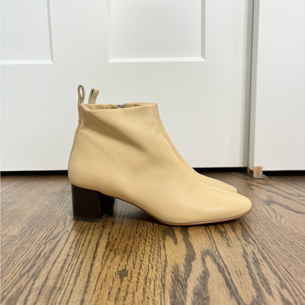 Everlane Leather Ankle Day Boot in Ecru Sz 7